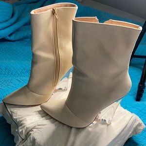 Boutique Creme and clear heel zip up boots